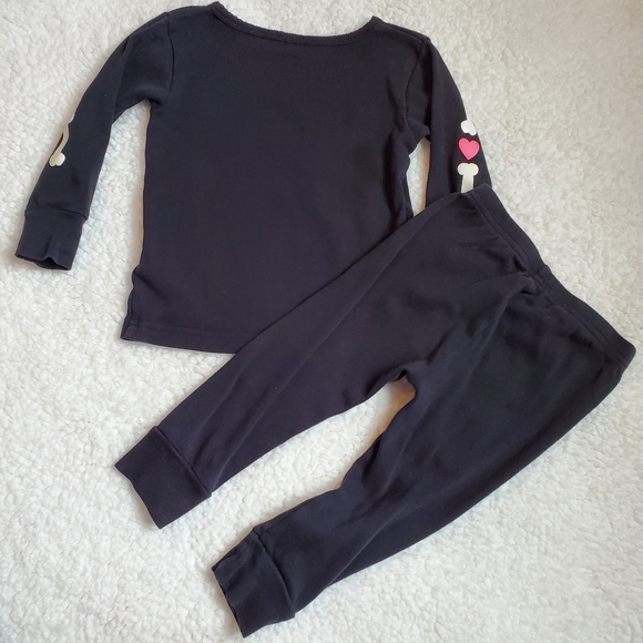 Carter's 12m Halloween pajamas - Picture 6 of 6